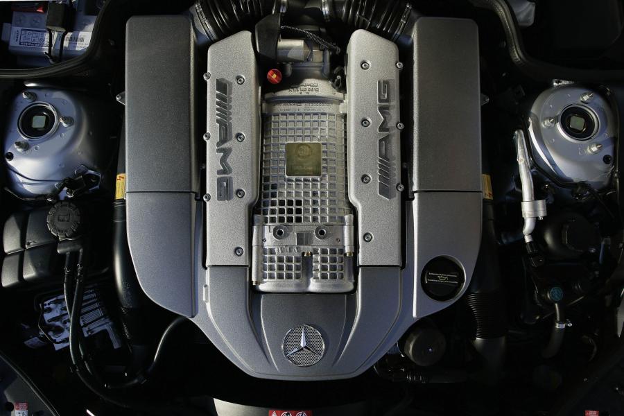  Mercedes-Benz SL65 AMG 2006 года  (фото 22 из 28)
